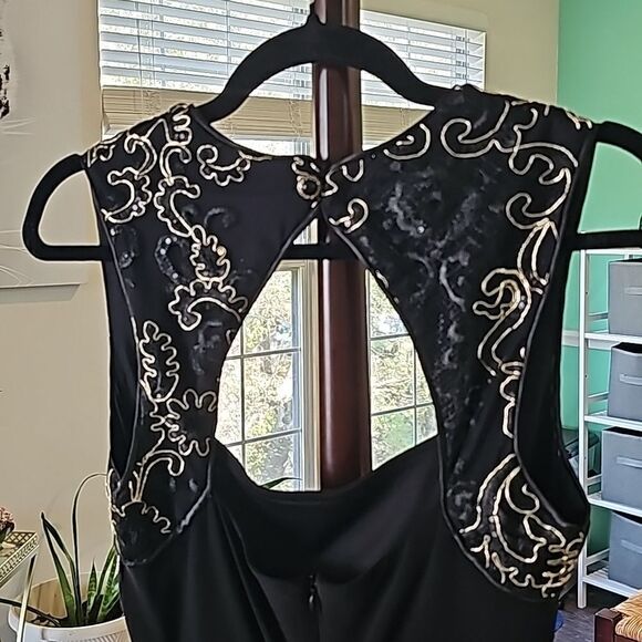 Cache Black Mermaid Maxi Dress with Embroidered Sleeves Size 0 - Picture 5 of 7